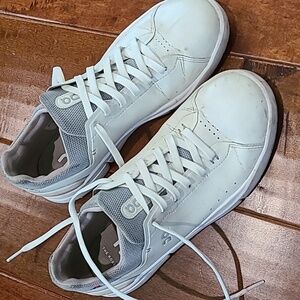 On shoes the roger us 9